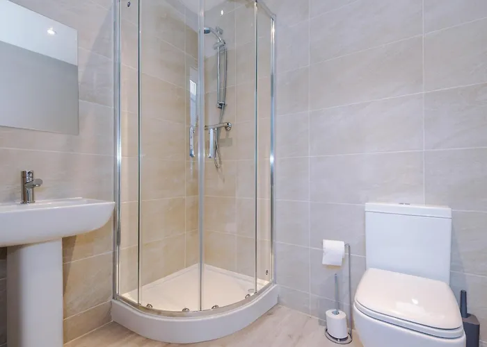 Luxury In Sleeps 6 By Purestay Leeds (West Yorkshire)