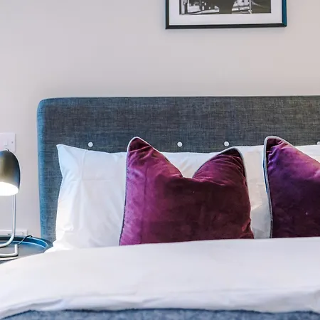 Designer In Leeds Sleeps 6 Apartment Leeds (West Yorkshire)