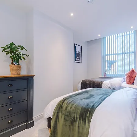 Luxury In Sleeps 6 By Purestay *