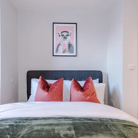 Luxury In Sleeps 6 By Purestay 公寓