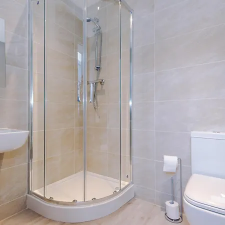 Luxury In Sleeps 6 By Purestay 利兹