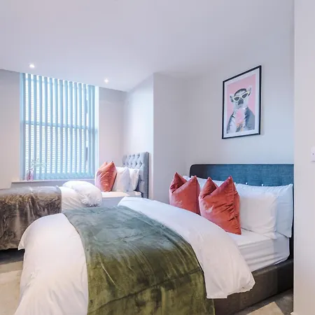 Luxury In Sleeps 6 By Purestay * 利兹