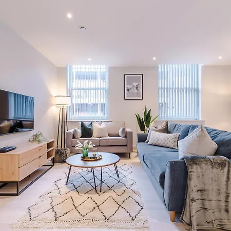 Luxury In Sleeps 6 By Purestay *