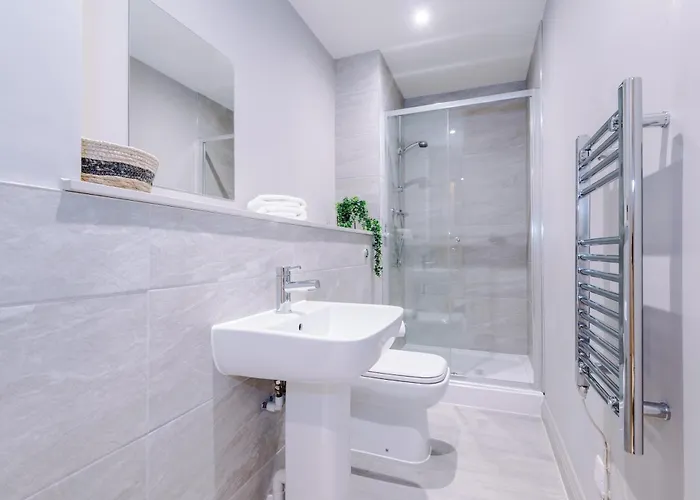 Luxury In Sleeps 6 By Purestay