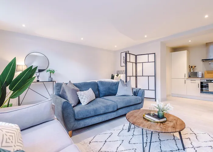 Luxury In Sleeps 6 By Purestay